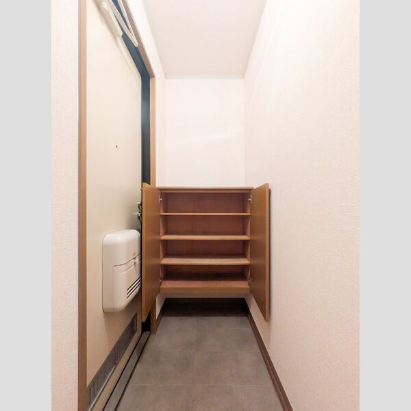 アークヒルズ　A 玄関