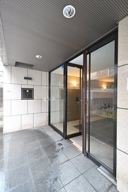 ルーブル学芸大学六番館3階 エントランス