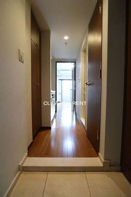 パレステュディオ新宿パークサイド7階 帰宅時も安心の人感センサー付玄関照明