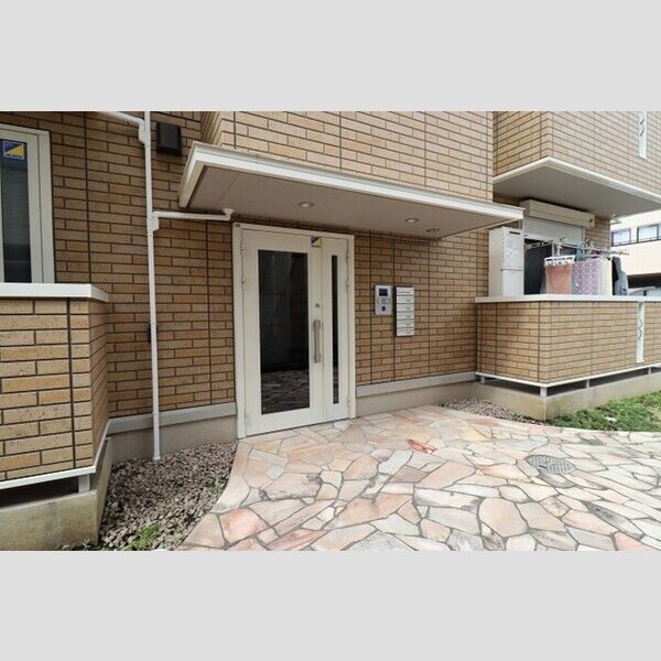 グラティア303号室 エントランス