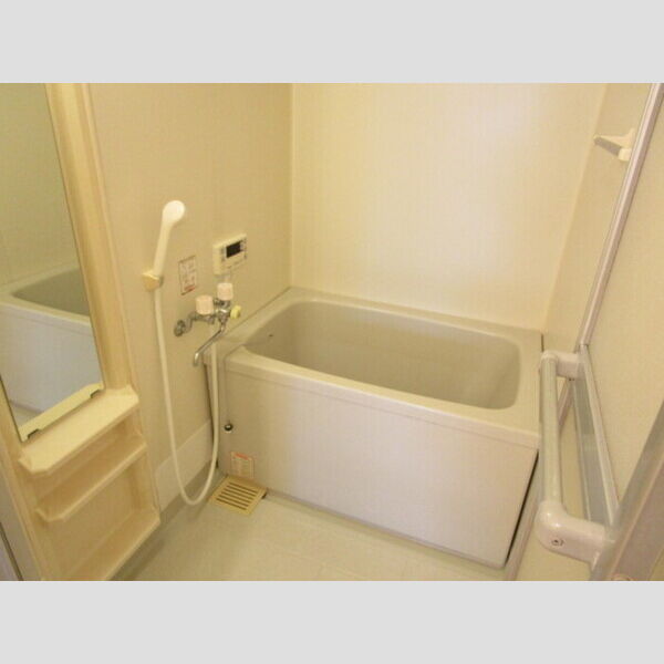 アベニュー 追い焚き給湯機能付き浴室