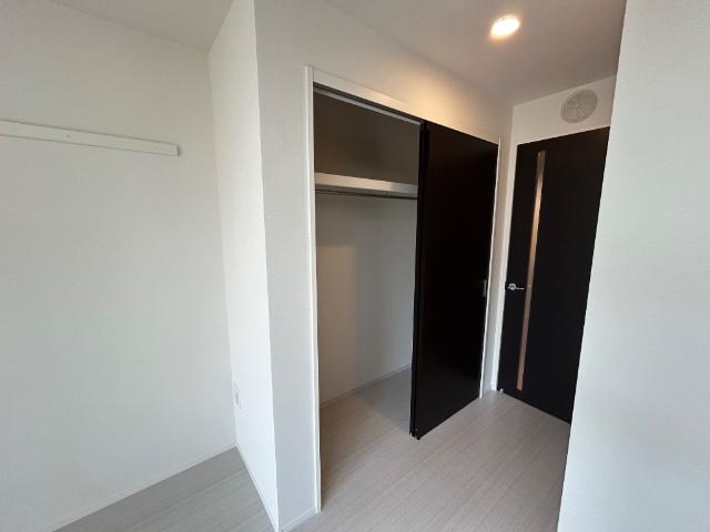 OceanCoastTsudanuma（オーシャンコーストツダヌマ）206号室 クローゼット