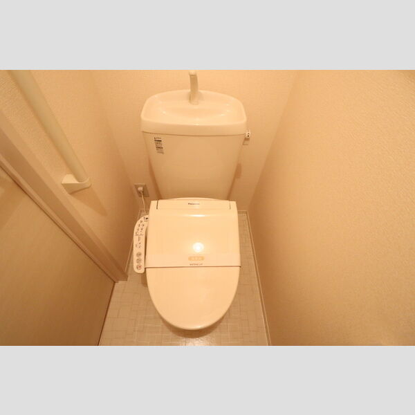 ソレイユ　B106号室 温水洗浄暖房便座