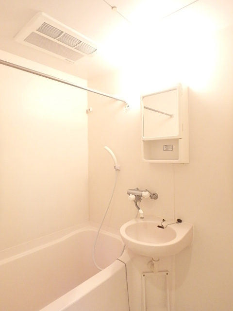 ガラ・シティ駒沢大学 浴室乾燥機付バス