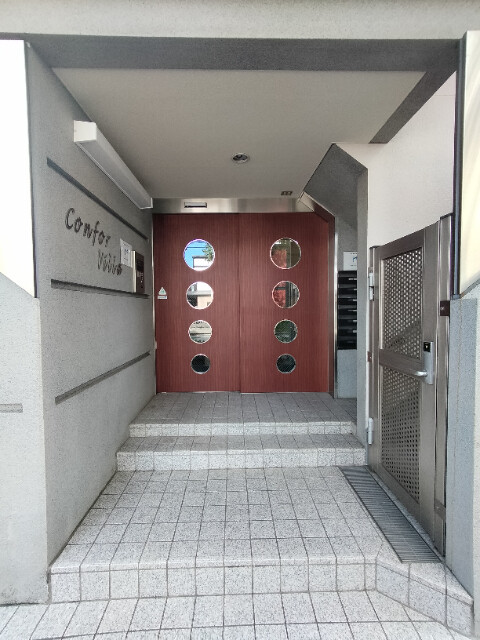 コンフォールヴィラ エントランス