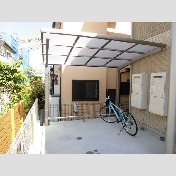 メイク クレエ 屋根付き駐輪場