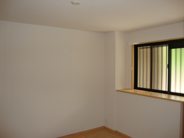 シィーエム・クイーン 洋室