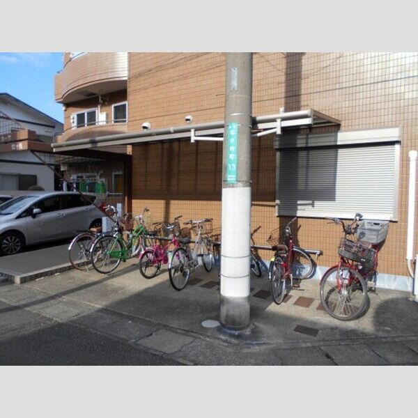 カーサ松が枝 駐輪場