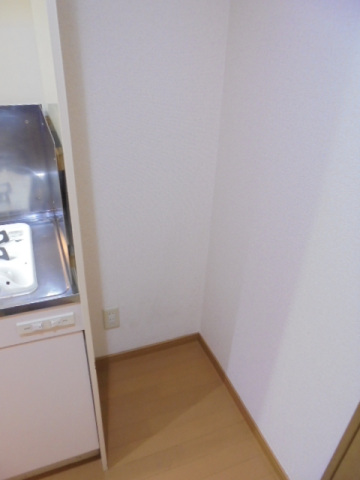 スカイコート麻布303号室 冷蔵庫置場
