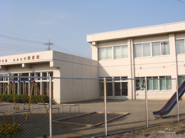 ヴェリテ昭島 わかたけ図書館まで877ｍ