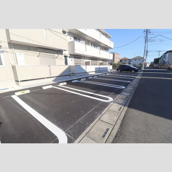 サクラソラ　B 駐車場