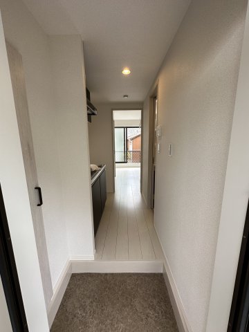 ウィルジューン六浦103号室 玄関