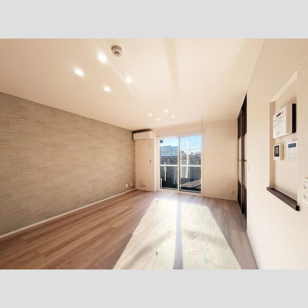 ルベルコート(RUBER COURT)103号室 リビング