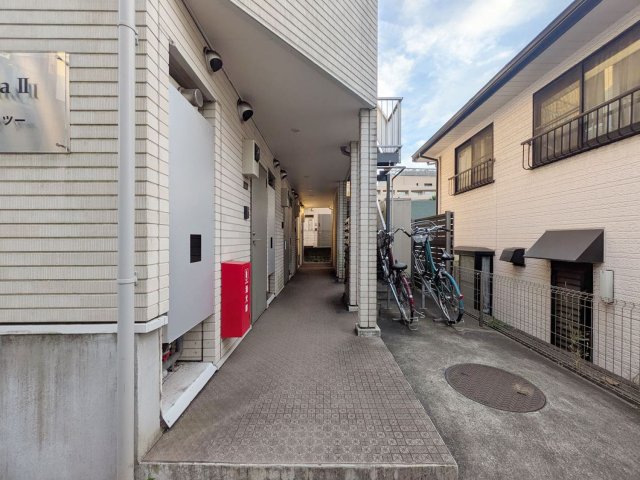 クオリアⅡ102号室 エントランス