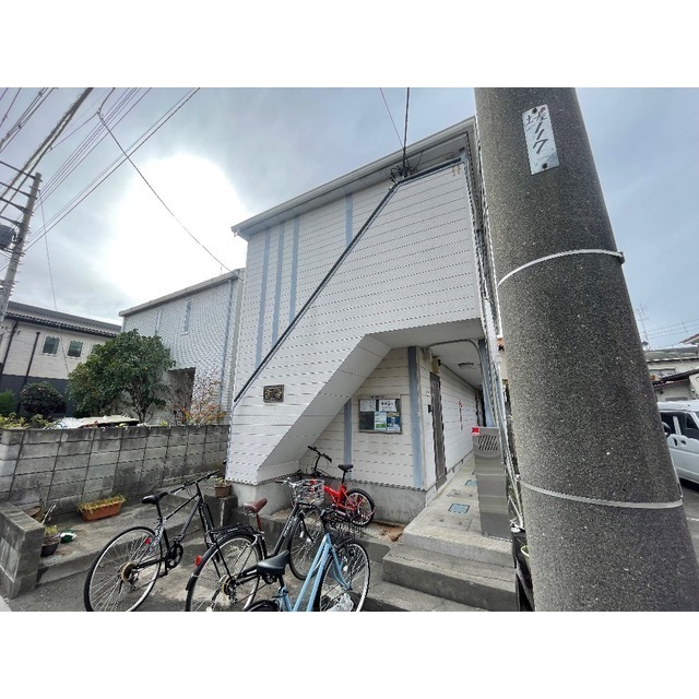 レオパレスアムール 外観