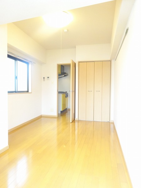 ジュエル上野毛204号室 リビング