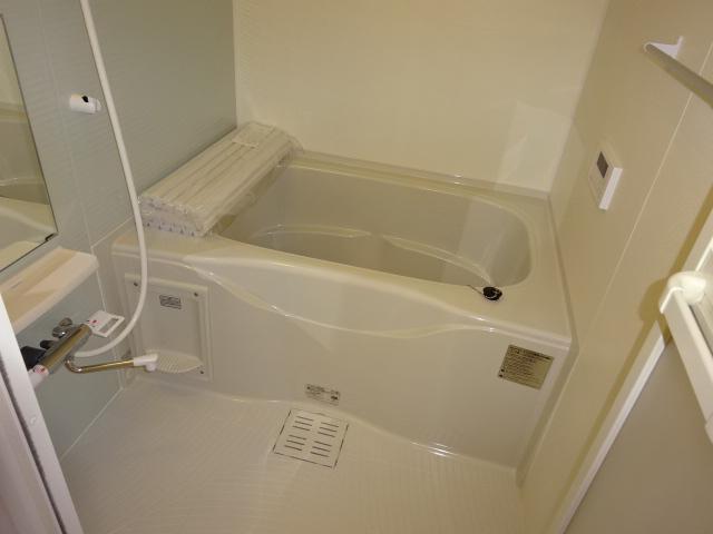 セレーノコトー103号室 バス