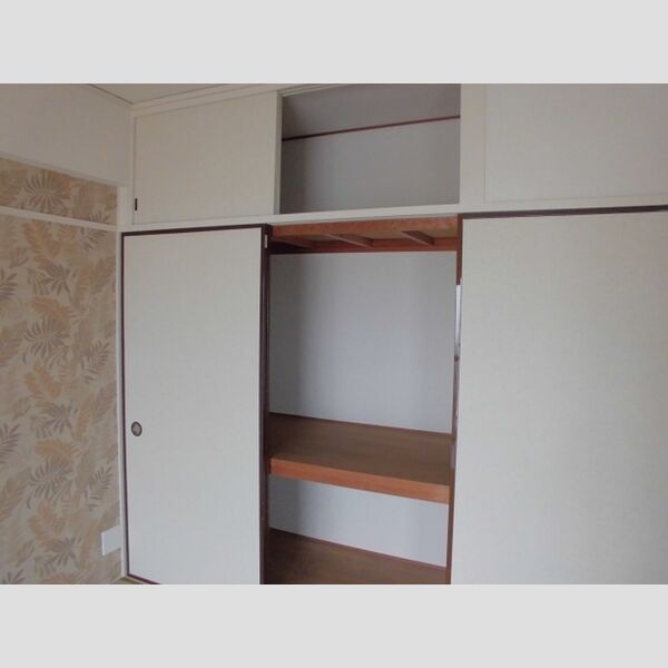 メゾン細田 和室6帖　押入