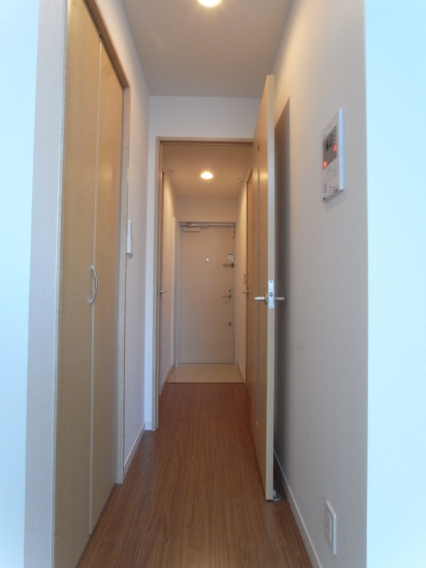 リブリ・新都心2階 廊下