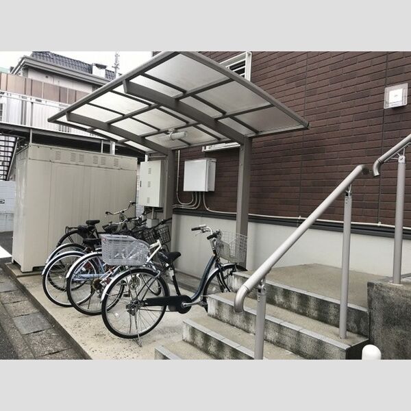 グランモア八柱202号室 駐輪場