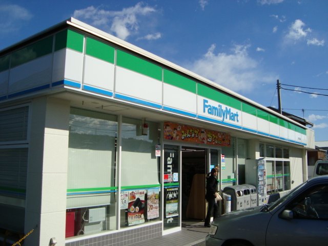 サファイアＡ ファミリーマート小田原飯泉橋店まで226ｍ