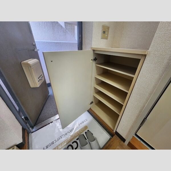 クレストガーデン津田沼 玄関