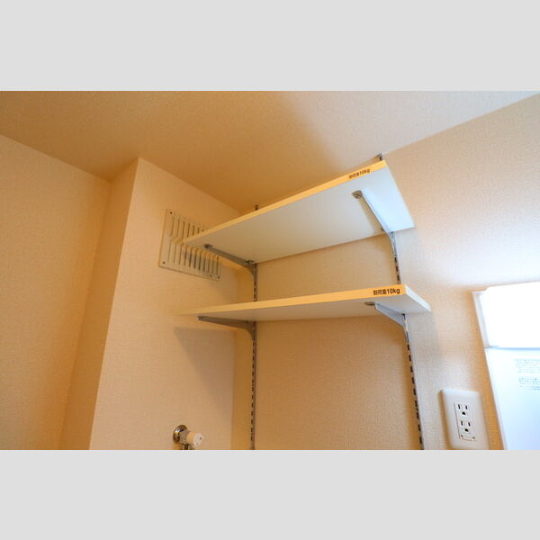 ルミナス四谷 洗面室棚