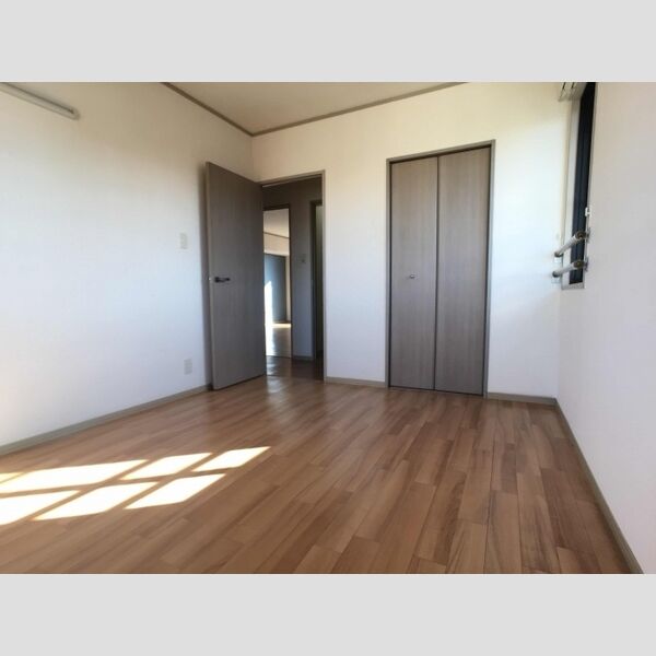 シルヴァンヒルズ302号室 洋室