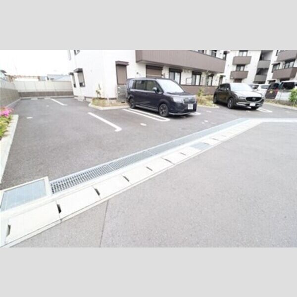 ティアラⅠ 駐車場