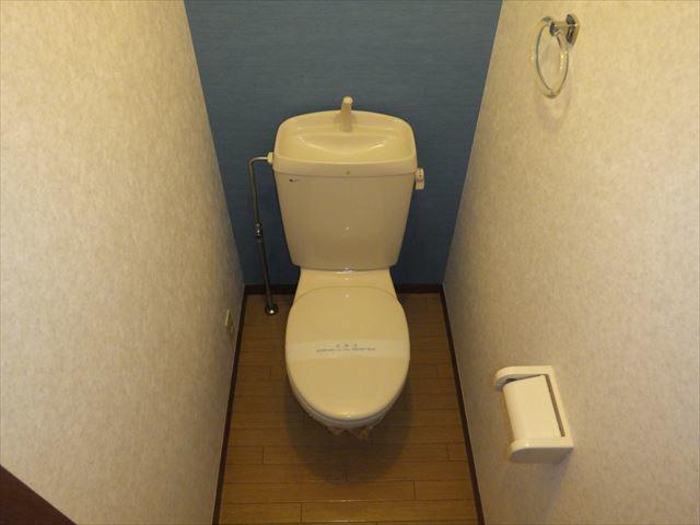 サンファミーリエ1階 トイレ