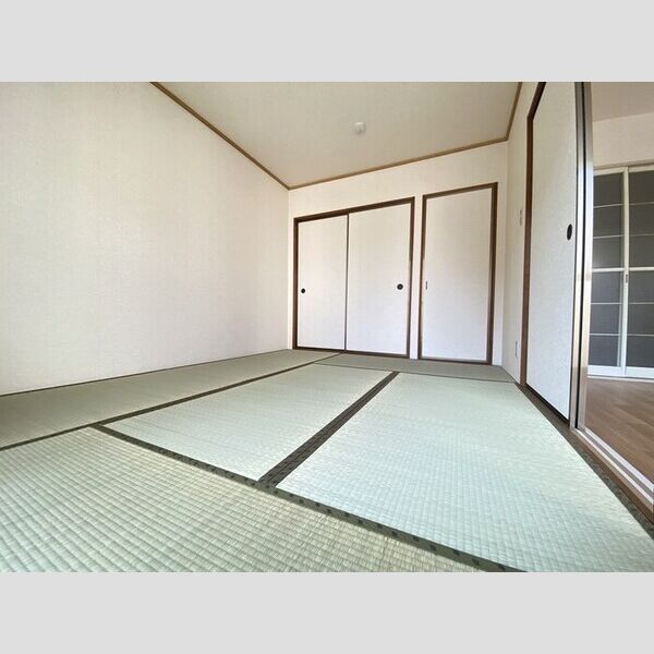 ラークヒルズ　A101号室 和室