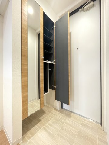 ウィンドテラス矢切0307号室 玄関