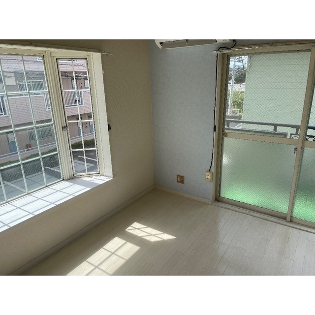 ブラウン第3201号室 リビング