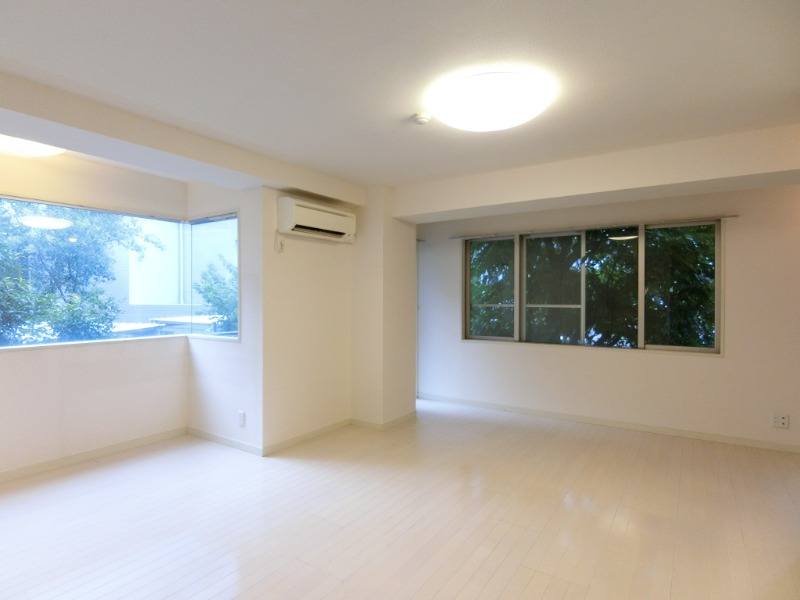 ベルセル南青山2階 内観