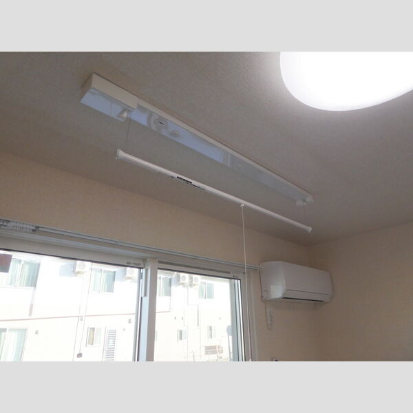 amuse202号室 室内物干しバー