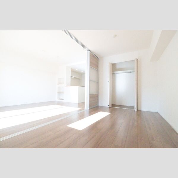 シェルト新都心502号室 洋室6.7帖