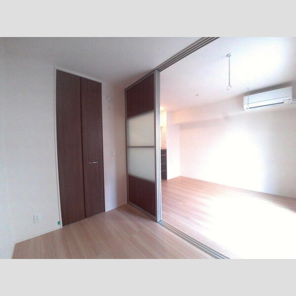 Dreamer House(ドリーマーハウス)105号室 3帖のベッドルームからの眺め