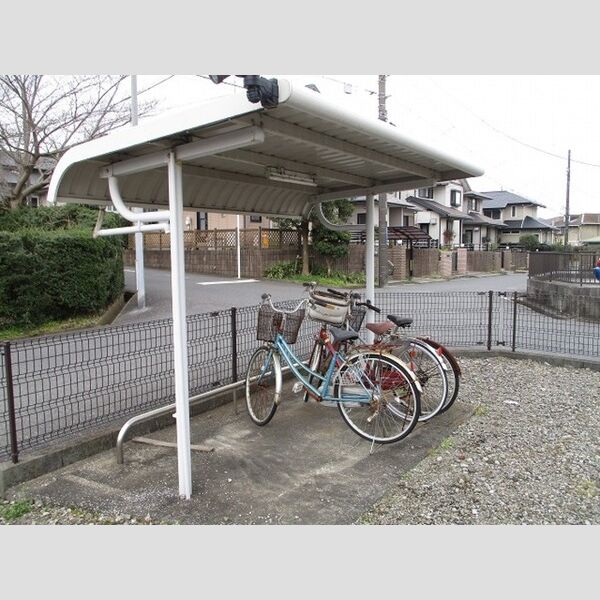 オーシャンヒルズ　EE201号室 駐輪場