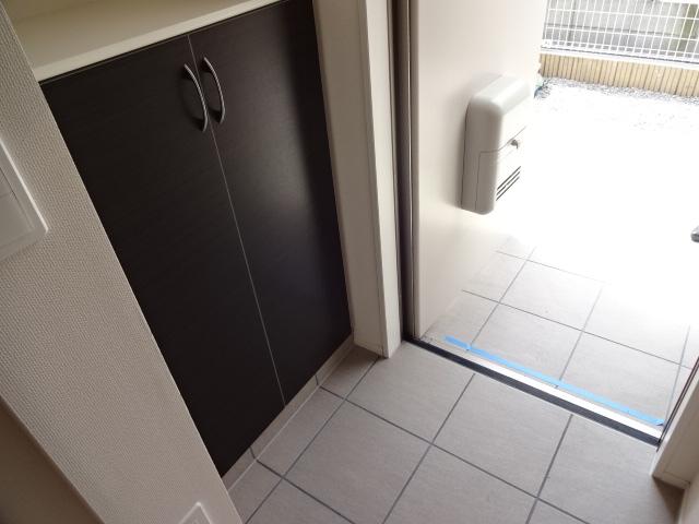 スフィーダ203号室 玄関