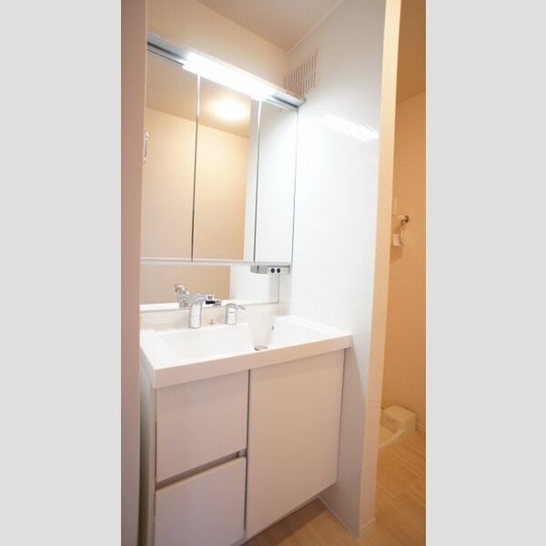 庵 okamura 洗髪洗面化粧台