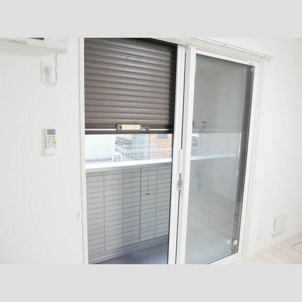 シェーングラース　D102号室 シャッター雨戸