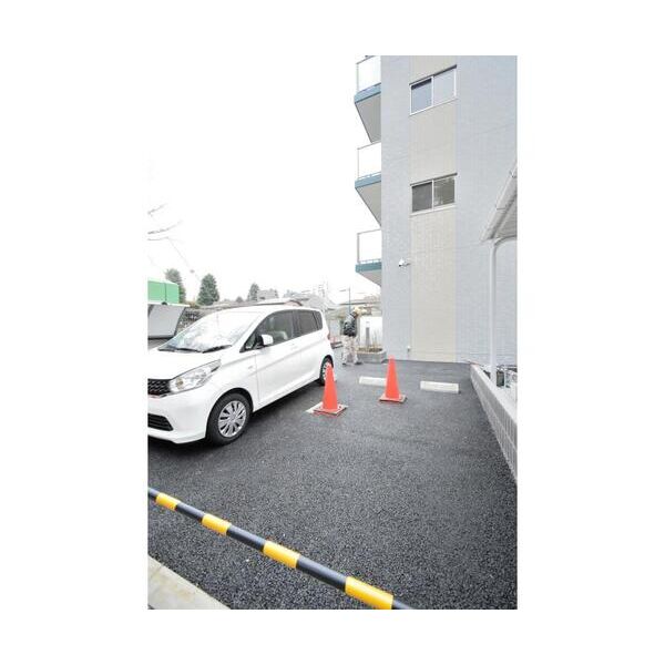 テオリア府中202号室 駐車場