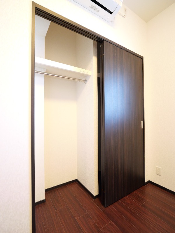 プレジオ川口ASIAN6階 収納