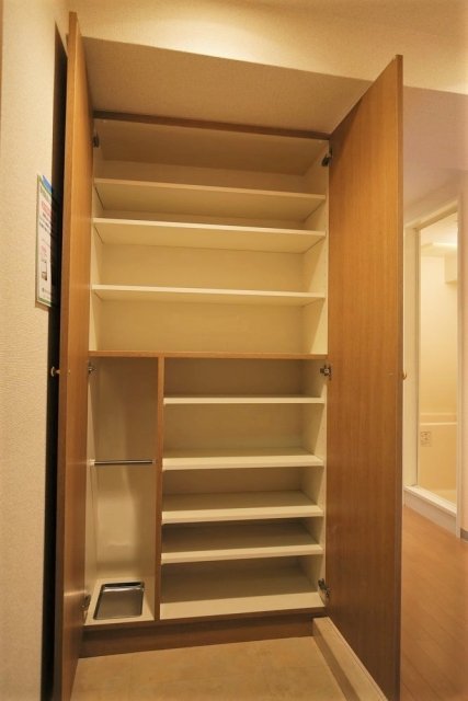 エスコート麻布十番 靴入