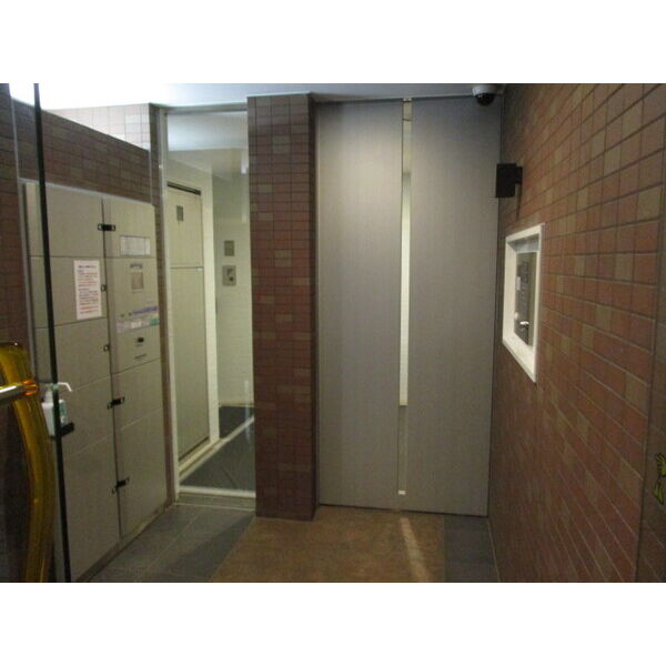 ステージファースト世田谷用賀102号室 エントランス