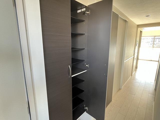 グランドパレスⅡ307号室 靴箱（イメージ）