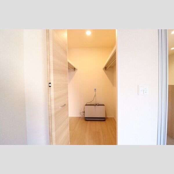 サニークレスト ウォークインクローゼット