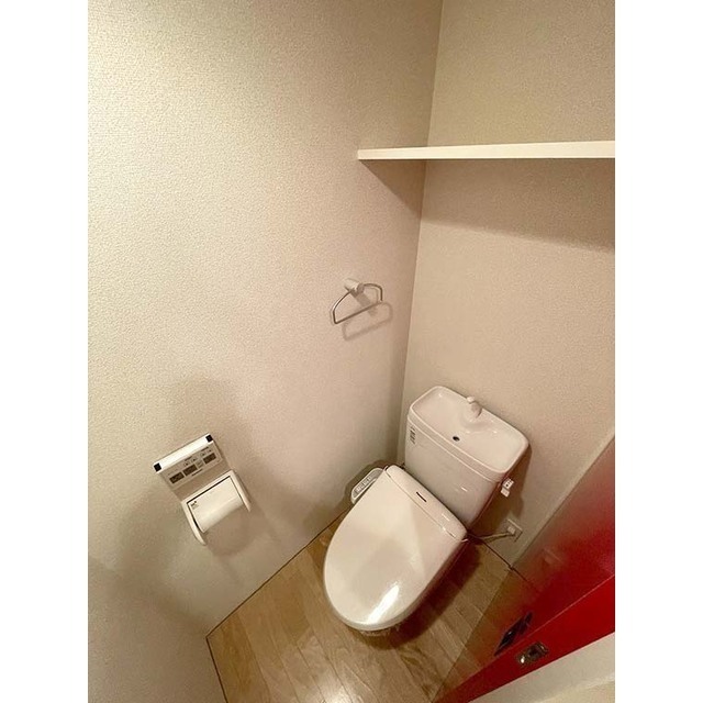 レフィナード205号室 トイレ