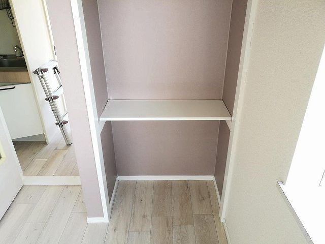 アゼリア宮田(K-076)2階 収納