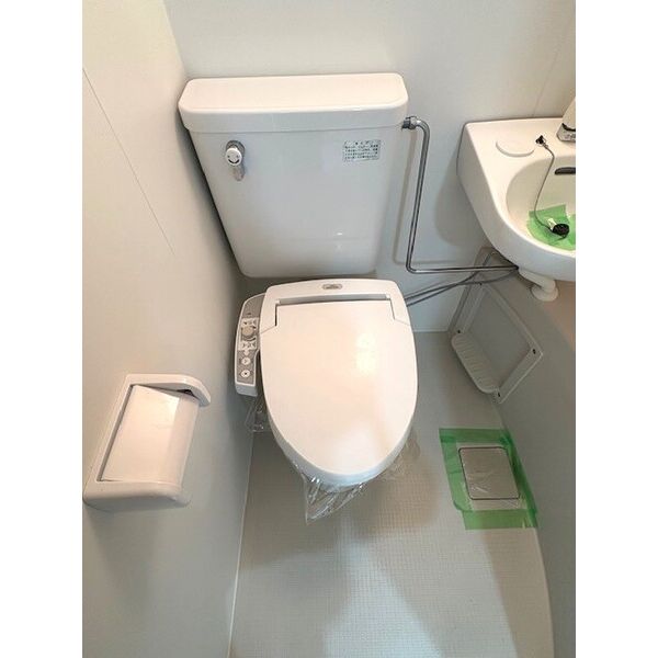 ロフティスピング鎌ヶ谷0101号室 トイレ